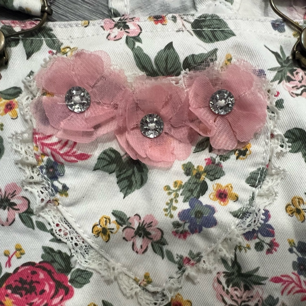 Flowery cute overalls size 6x - Picture 2 of 3